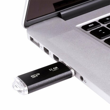 Silicon Power Blaze B02 | 32GB USB-A 3.2 Flash Drive | Zwart